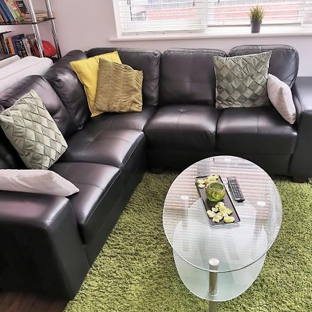 J Quarter - Sleeps 5 Long Term & Families Comfortably, 4 Beds, 2 Bathrooms Birmingham Exteriér fotografie