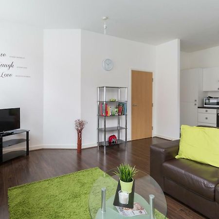 J Quarter - Sleeps 5 Long Term & Families Comfortably, 4 Beds, 2 Bathrooms Birmingham Exteriér fotografie