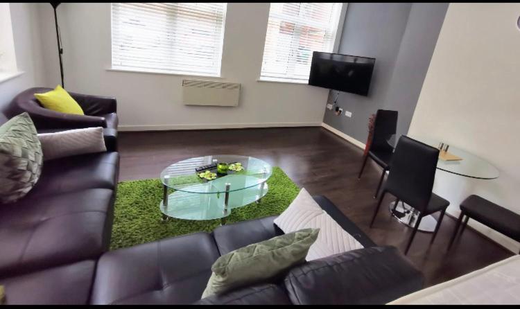 J Quarter - Sleeps 5 Long Term & Families Comfortably, 4 Beds, 2 Bathrooms Birmingham Exteriér fotografie