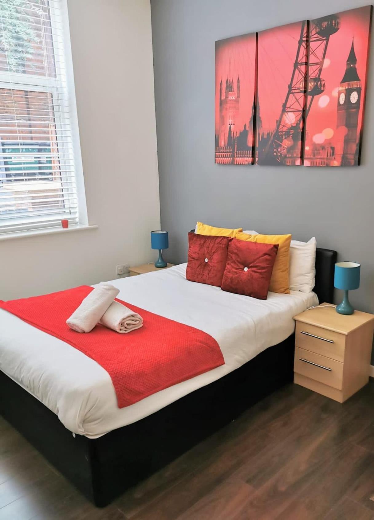 J Quarter - Sleeps 5 Long Term & Families Comfortably, 4 Beds, 2 Bathrooms Birmingham Exteriér fotografie