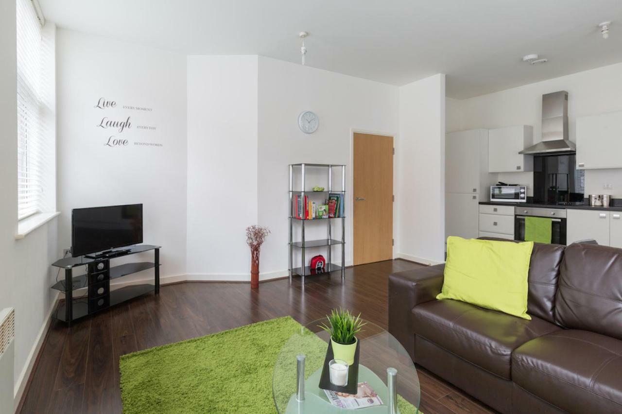 J Quarter - Sleeps 5 Long Term & Families Comfortably, 4 Beds, 2 Bathrooms Birmingham Exteriér fotografie