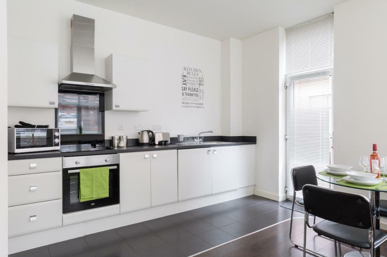 J Quarter - Sleeps 5 Long Term & Families Comfortably, 4 Beds, 2 Bathrooms Birmingham Exteriér fotografie